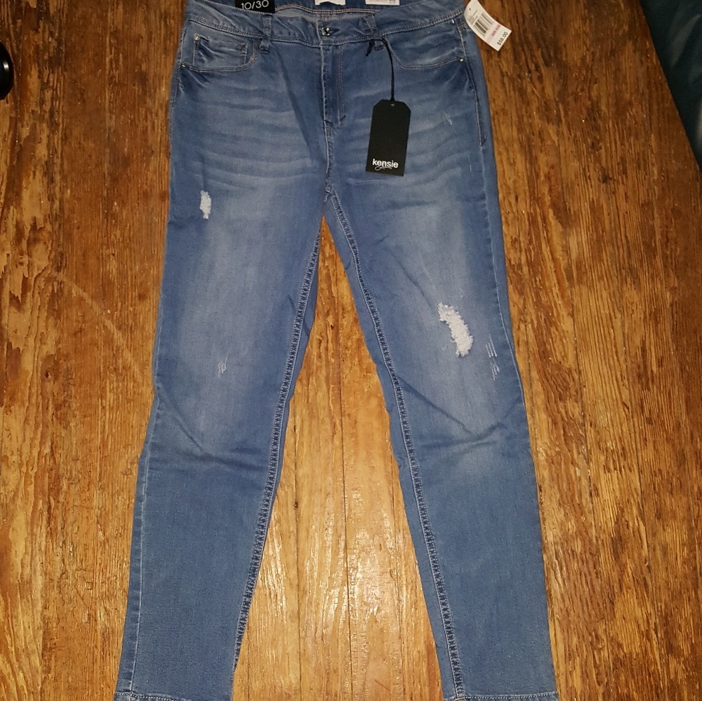 Lightly distressed Kensie jeans - Picture 3 of 8